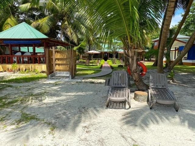 Hotel La Voi Del Mare à Grand Anse  Extérieur photo